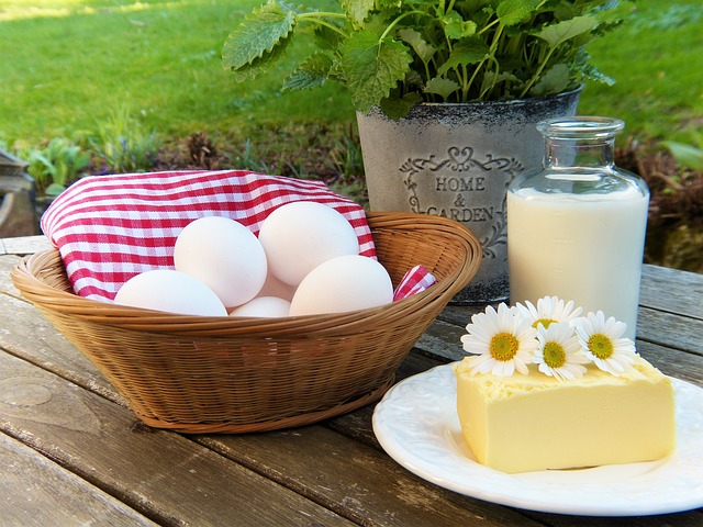 vajíčka a máslo